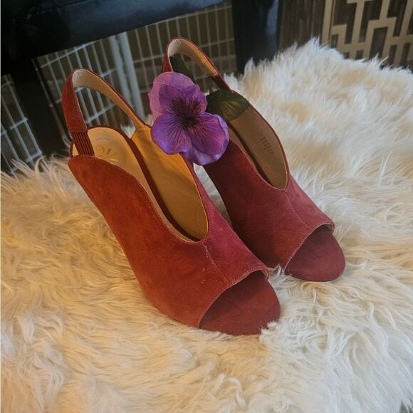 NINE WEST RED SUEDE SLINGBACKS - Picture 2 of 7